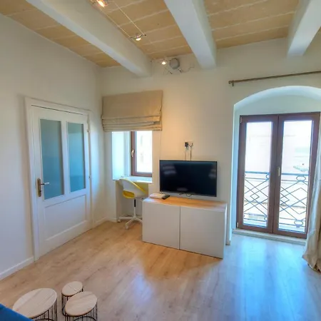 Comfy 1 Bedroom - Sun Terrace & Sea Views Gbuh1-1